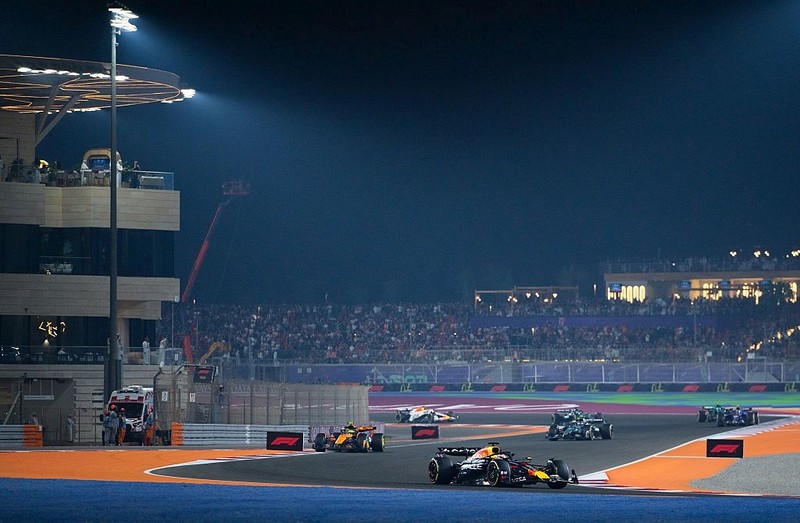 Formuła 1: Verstappen wygrał w Katarze, walka o tytuł trwa 