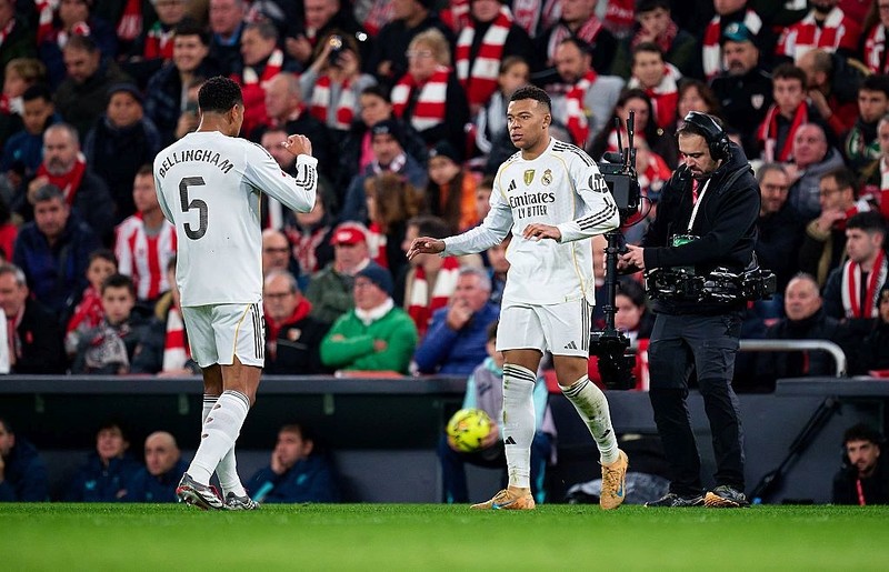 Liga hiszpańska: Real podąża za Barceloną, kolejne gole Mbappe