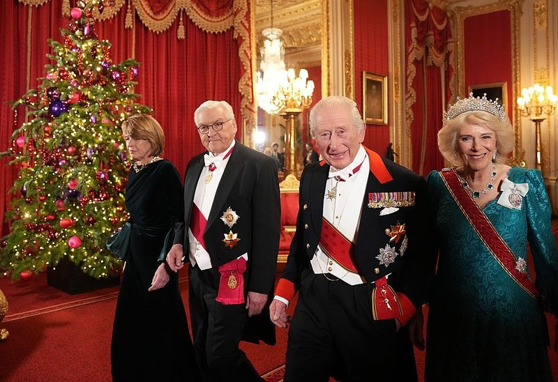 Prezydent Niemiec z wizytą w UK. Uroczysty bankiet na zamku Windsor