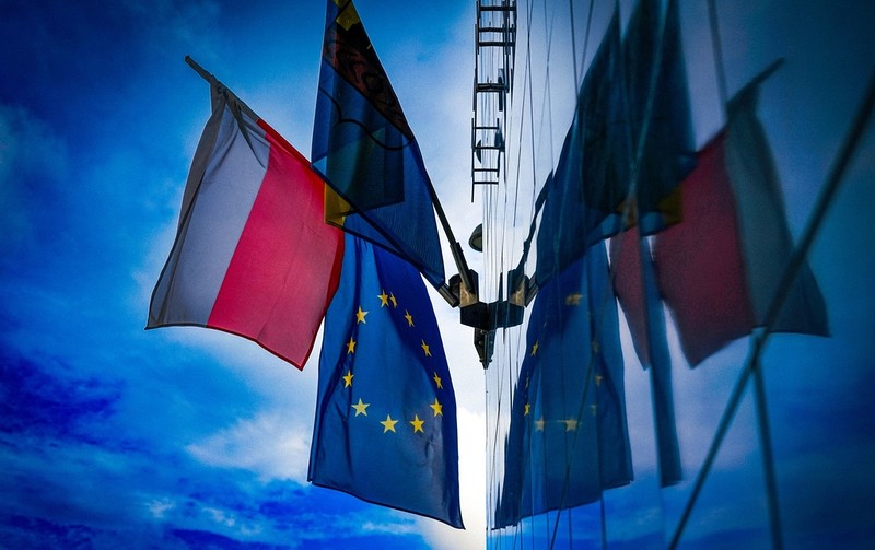 Polacy coraz bliżej wyjścia z Unii? Rośnie liczba zwolenników Polexitu