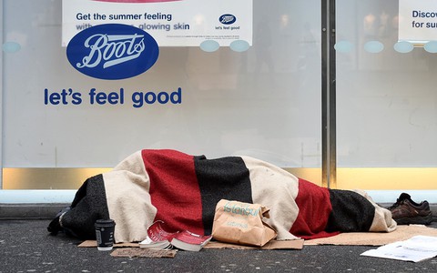 Organizacja charytatywna alarmuje: W UK jest coraz więcej bezdomnych