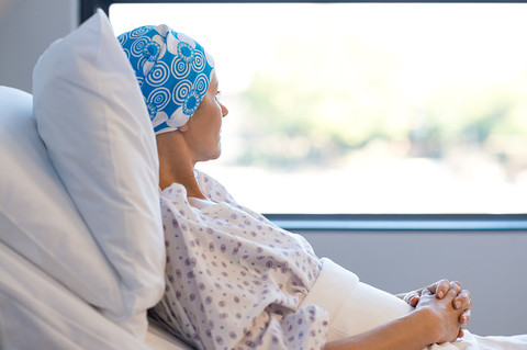 Eksperci: Rak wciąż kojarzony w Polsce z nieuleczalną chorobą