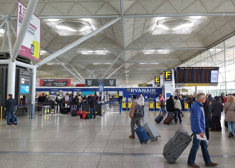 Lotnisko Londyn-Stansted ostrzega: Niektórzy pasażerowie mogą spotkać się z odmową wejścia na pokład