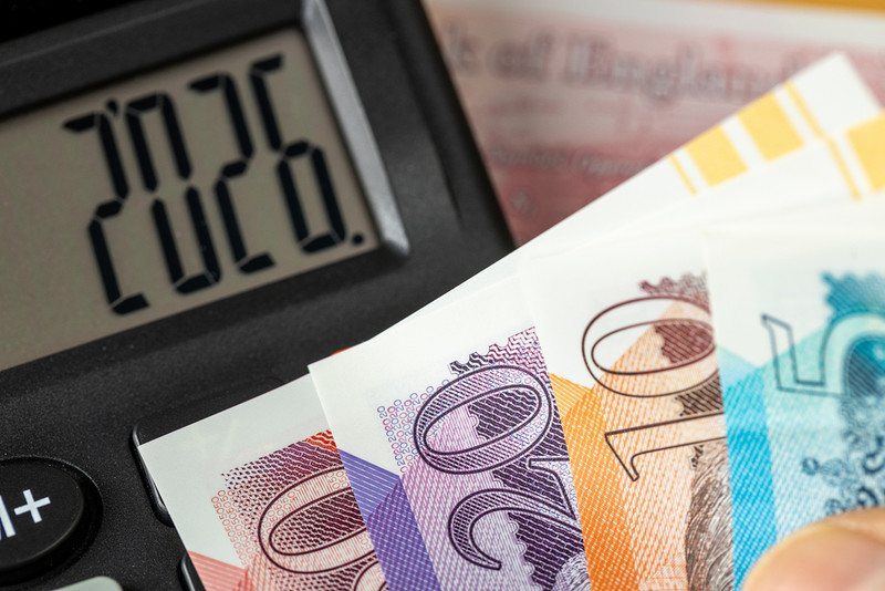 Brytyjska skarbówka przypomina podatnikom o rozliczeniu i możliwości płatności ratalnych