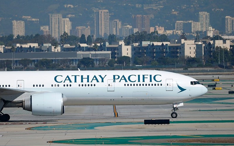 Hongkong: Pasażer próbował otworzyć drzwi samolotu w czasie lotu