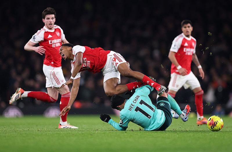 Premier League leader Arsenal on the verge of embarrassment