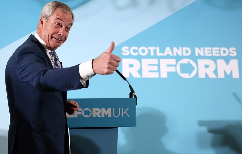 Nigel Farage twierdzi, że partia Reform UK jest obecnie największa w kraju