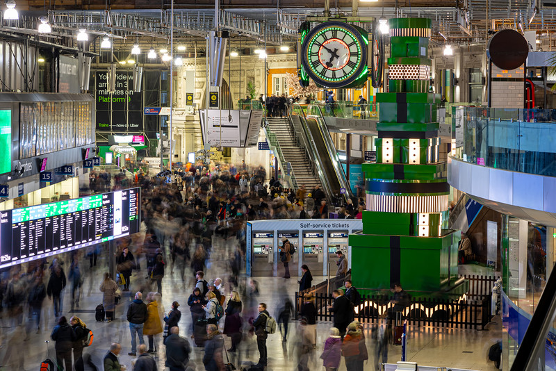 Londyn: Utrudnienia w podróżowaniu koleją w okresie świąteczno-noworocznym. Co warto wiedzieć?