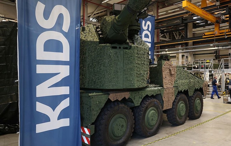 British Ministry of Defence buys with Germany self-propelled artillery 