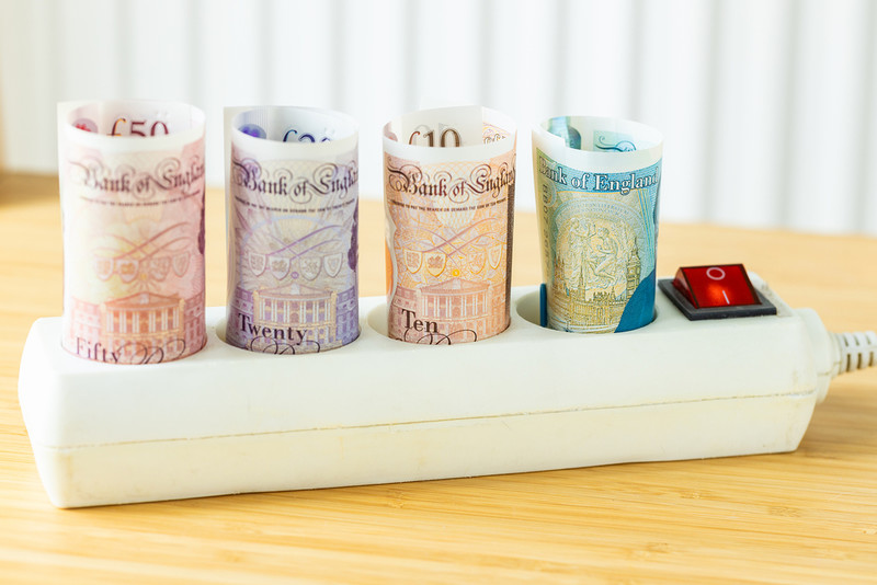 Od dzisiaj wzrasta limit cen energii. Co to oznacza dla brytyjskich gospodarstw domowych?