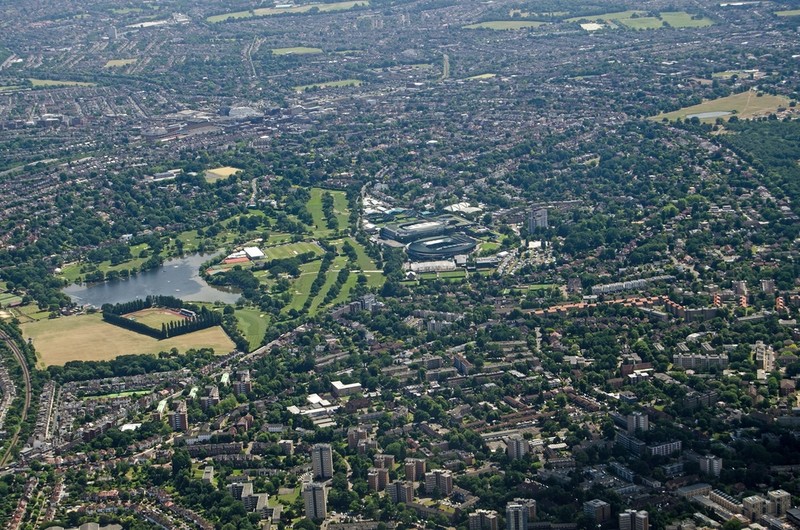 Wimbledon najczęściej wyszukiwanym obszarem mieszkaniowym w Londynie w 2025 roku