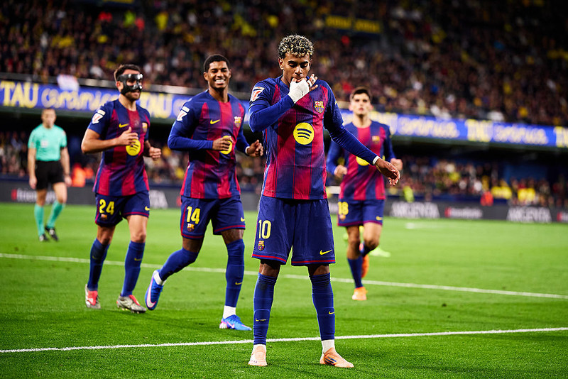 Piłkarski weekend w Europie: Derby Barcelony, ciekawie w Anglii