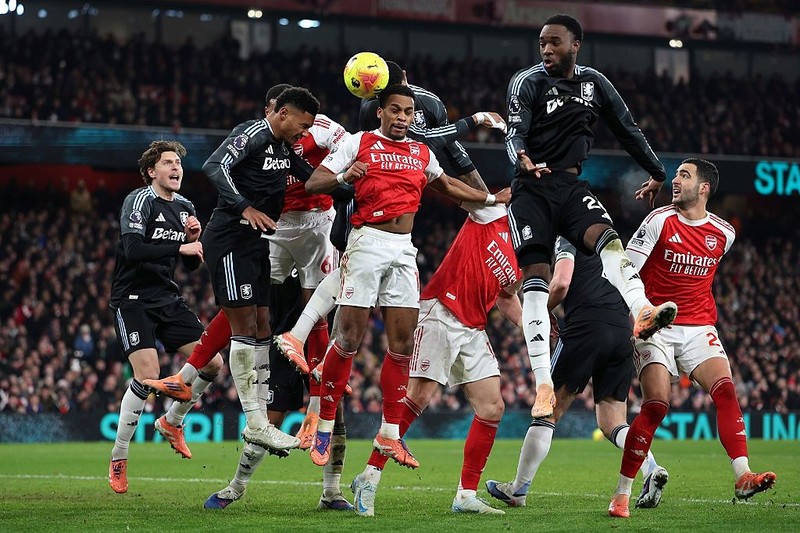 English Premier League: Arsenal and Aston Villa win, Cash assists