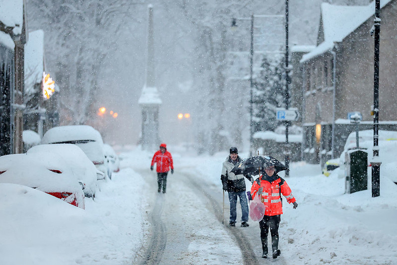 Ostrzeżenia pogodowe paraliżują Szkocję. Setki szkół zamkniętych drugi dzień z rzędu