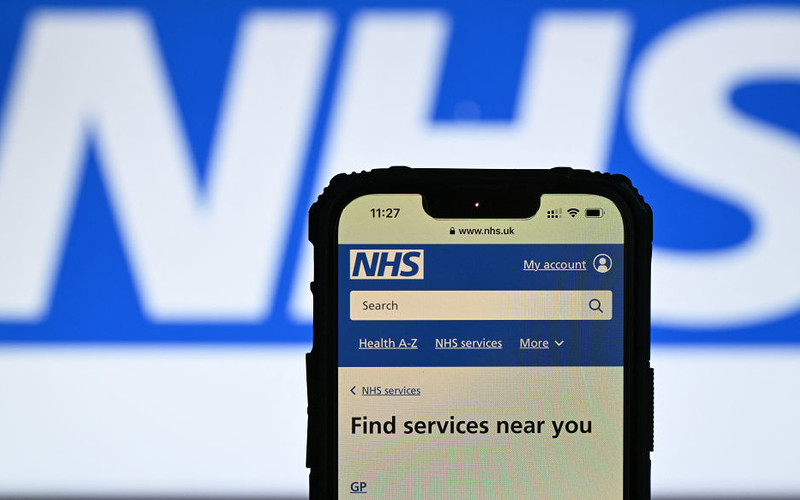 NHS uruchomi usługę wideokonsultacji niektórym grupom pacjentów