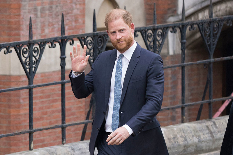 Książę Harry wkrótce przyleci do UK, ale nie spotka się z królem Karolem