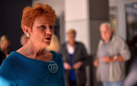 Australian Senator Pauline Hanson wears burka in Australian parliament