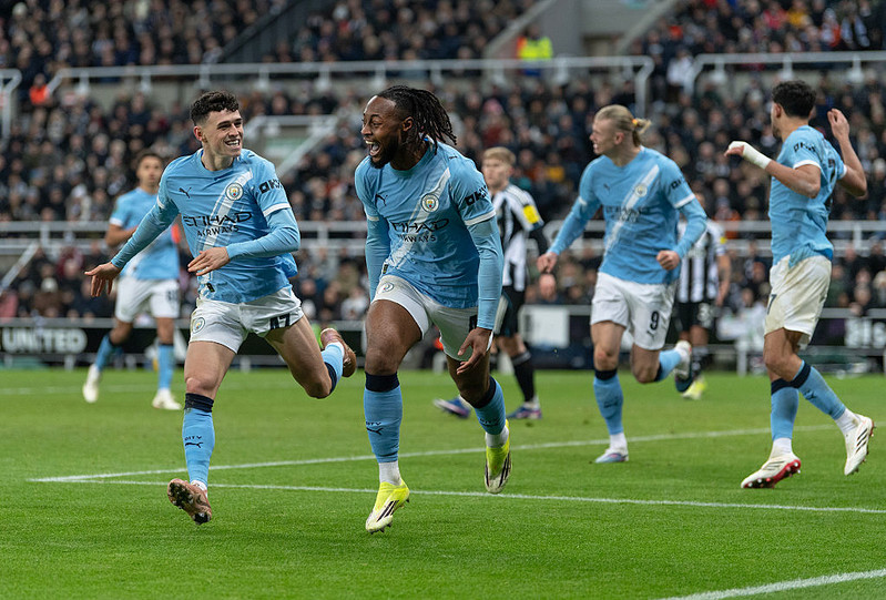 Puchar Ligi w Anglii: Manchester City bliżej finału