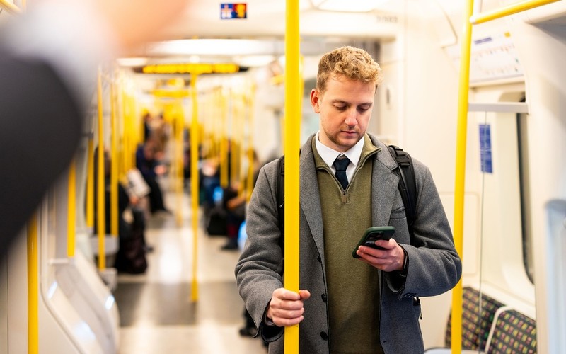 Londyn: Zasięg sieci komórkowej 4G w metrze już w połowie etapu