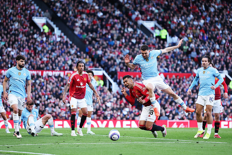 Piłkarski weekend w Europie: Derby Manchesteru, Barcelona gra w San Sebastian