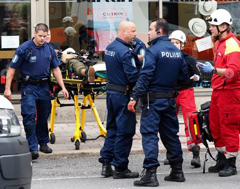 Finlandia: Co najmniej sześć osób rannych i jedna osoba zabita w ataku nożem w Turku