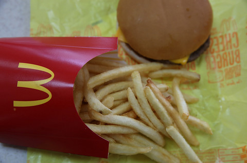 Pierwszy strajk pracowników McDonalds w UK. Chcą zarabiać min. £10 za godzinę