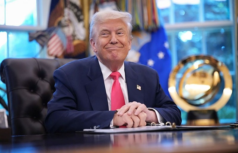 Rok prezydentury Trumpa: "Dezinformuje, myli opinie z faktami, cynicznie kłamie"