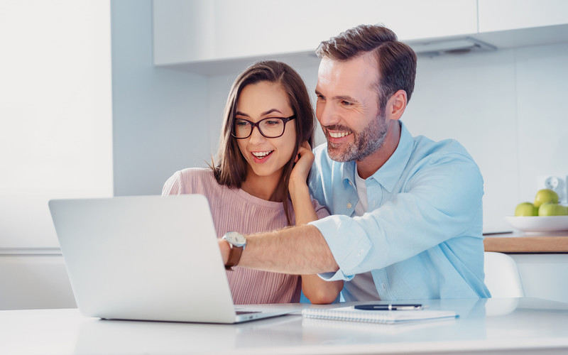 CBOS: 2025 był kolejnym rokiem poprawy samopoczucia Polaków