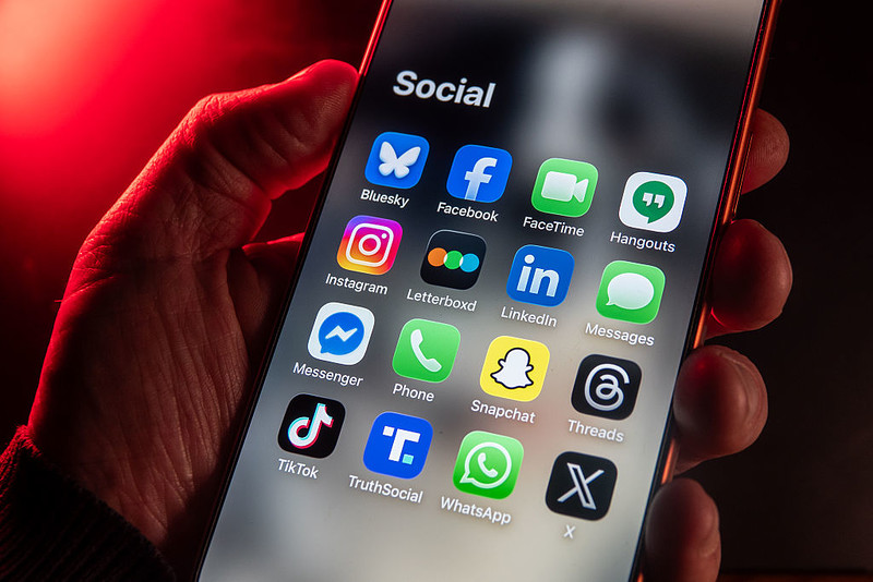 Poles increasingly concerned about the impact of social media on children