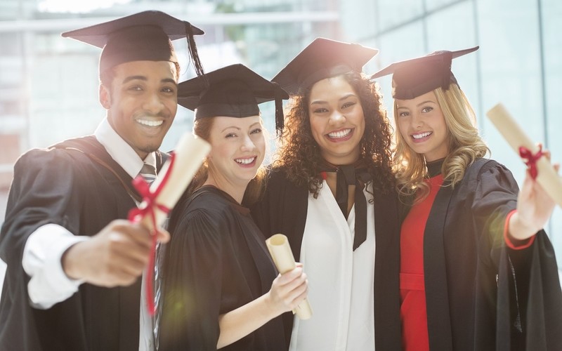 W UK wzrasta liczba absolwentów korzystających z zasiłków