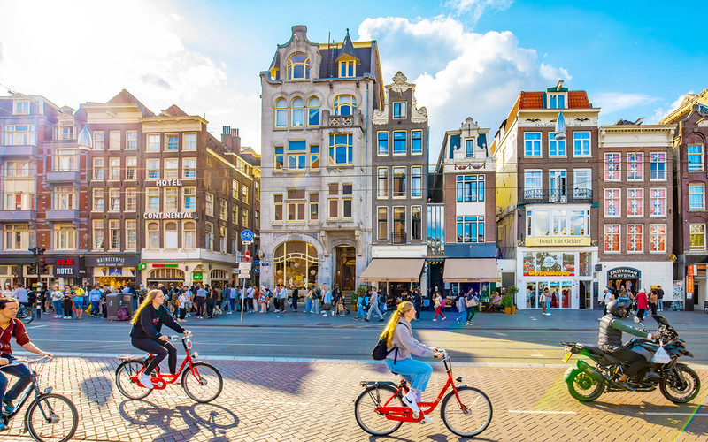 Migracyjny zwrot w Holandii: W 2025 r. więcej Polaków ubyło, niż przyjechało