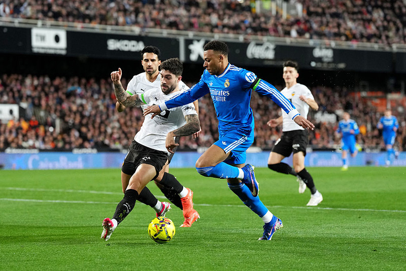 Real wygrał z Valencią, gol Mbappe