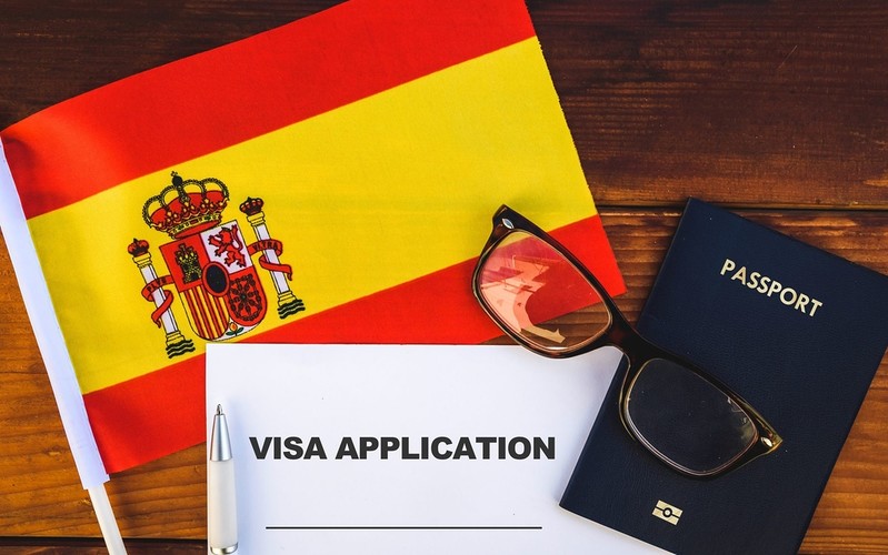 Spain has surpassed 10 million foreign-born residents