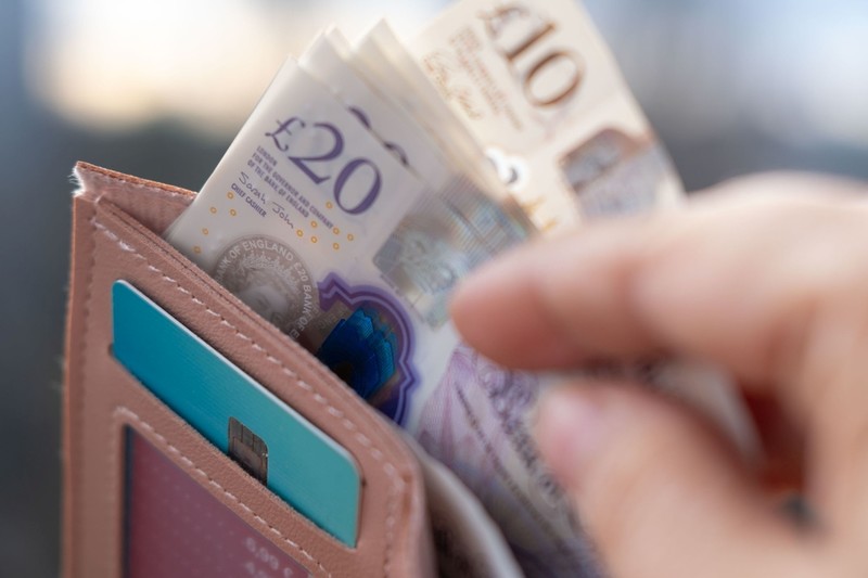 Nastroje finansowe gospodarstw domowych w UK najniższe od dwóch lat