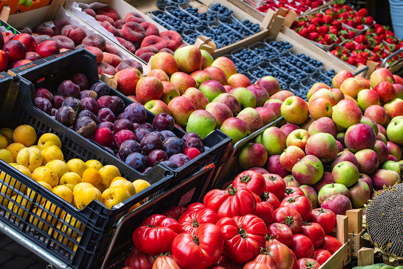 Od dzisiaj nowe zasady w polskich sklepach. Owoce i warzywa z obowiązkową flagą kraju pochodzenia