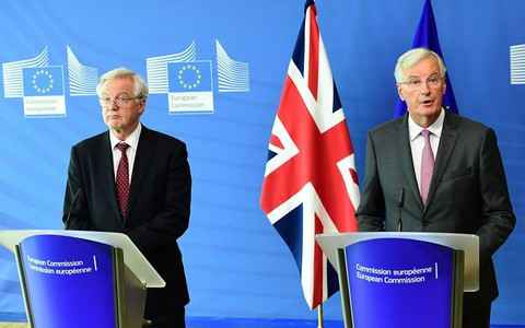 Brexit: UK and EU negotiators call for more progress