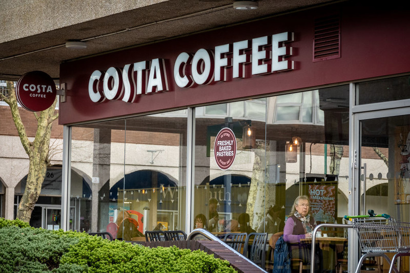 Costa Coffee podnosi płace we wszystkich lokalach w UK. W Londynie pracownicy zarobią najwięcej