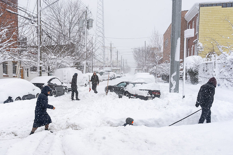 USA: Potężna śnieżyca paraliżuje północno-wschodnie stany, 650 tys. odbiorców bez prądu
