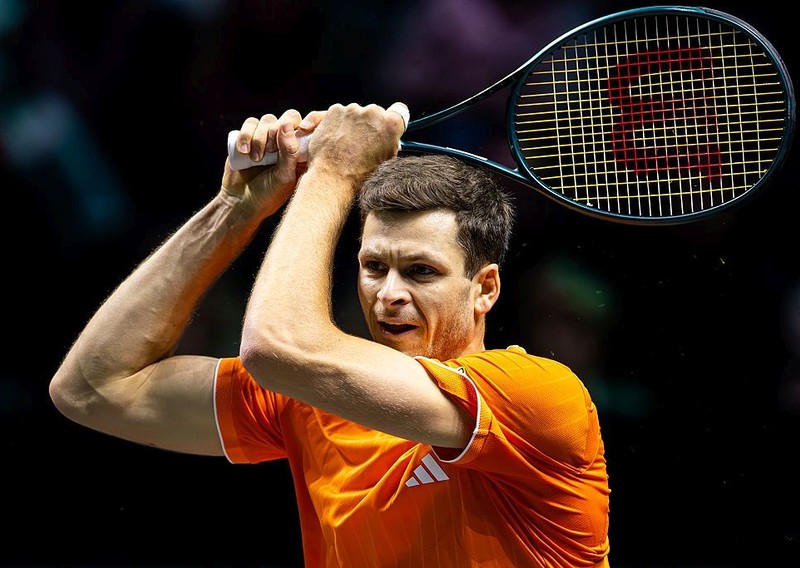 Turniej ATP w Dubaju: Hurkacz i Majchrzak odpadli w pierwszej rundzie 