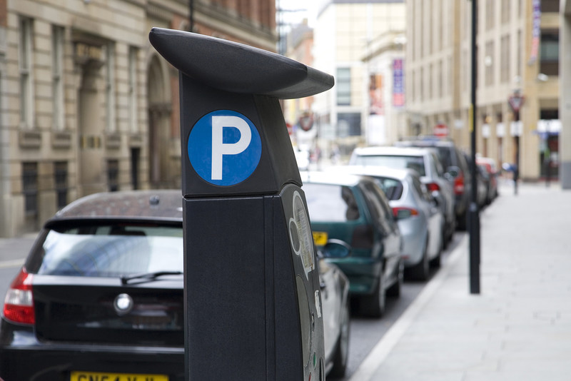 Rosną obawy, że nowe przepisy parkingowe sparaliżują brytyjskie miasta