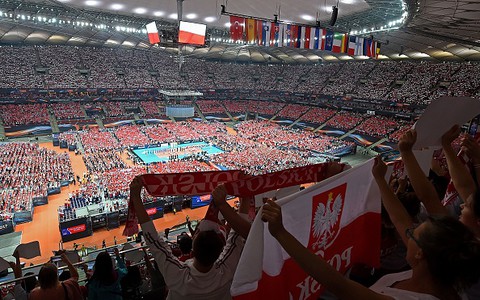 Polish volleyball players were dropped from the European Championships after losing to Slovakia