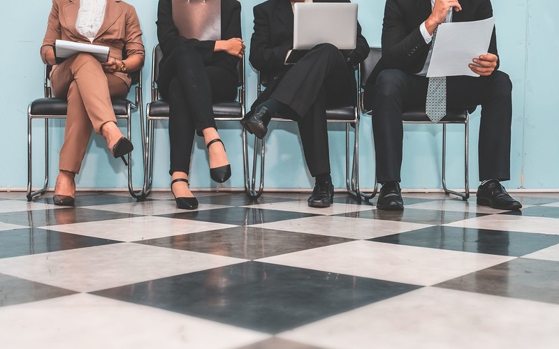 Raport: Prawie 60 proc. osób w wieku 18–24 lata szuka nowej pracy