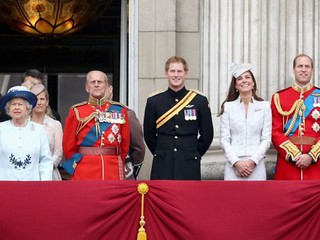Książę William popularniejszy od Elżbiety II
