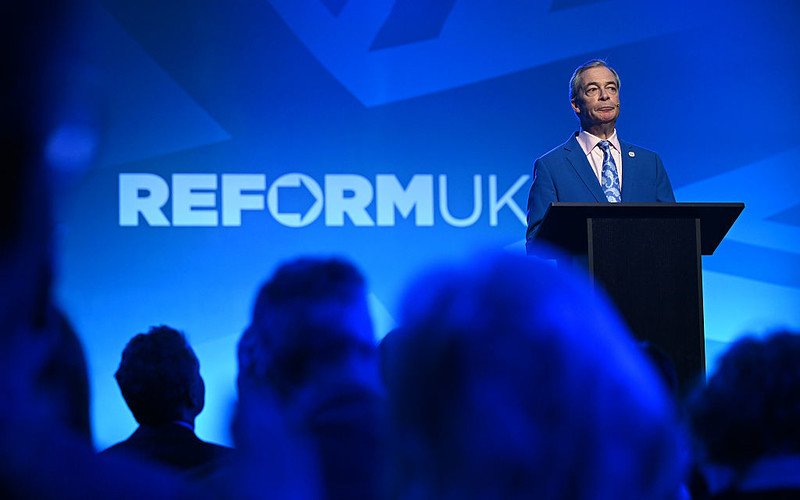 Ponad połowa członków Reform UK popiera deportację niebiałych obywateli urodzonych za granicą