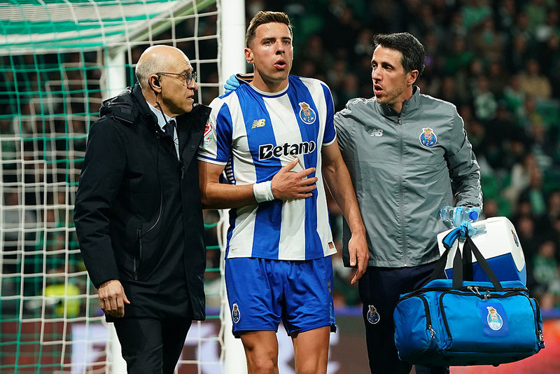 Puchar Portugalii: Bednarek doznał urazu żebra