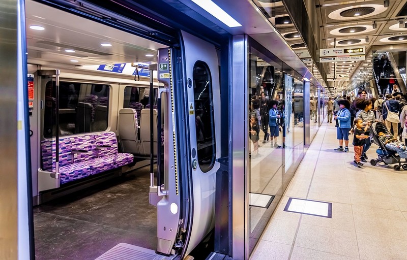 Ostrzeżenie dla pasażerów Elizabeth line po incydencie na stacji Ealing Broadway 