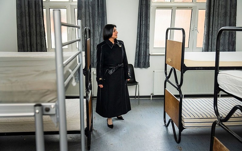 UK: Rząd zmienia prawo azylowe i oferuje do 40 tys. funtów za opuszczenie kraju