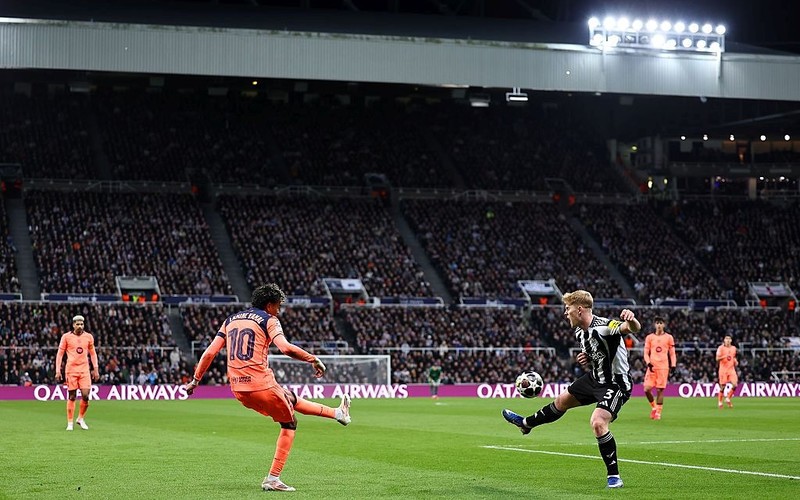 Champions League: Big wins for Atletico and Bayern, Barcelona draw with Newcastle