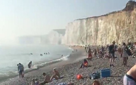 Chemical mist over Sussex coast 'could have come from a shipwreck'  