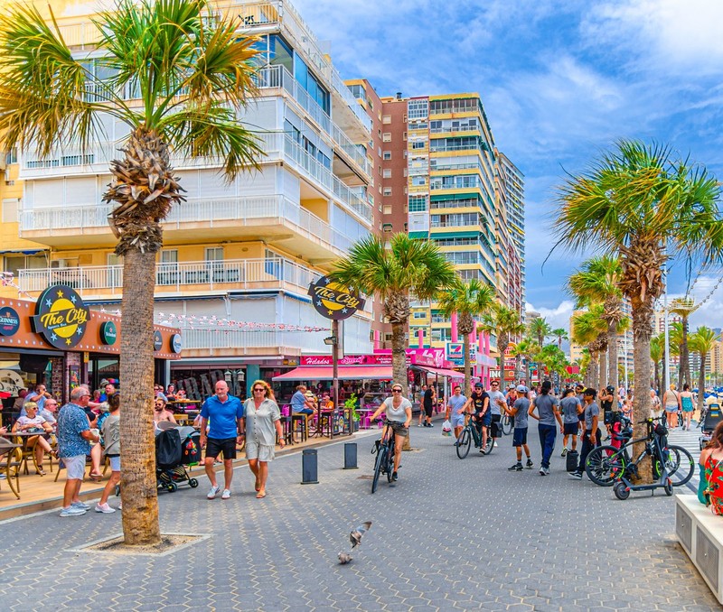 Brytyjscy turyści zmieniają kierunki podróży z Bliskiego Wschodu na Europę i Karaiby